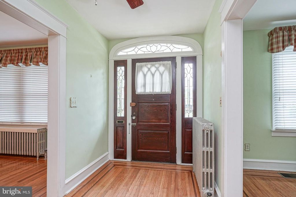 27 N WARREN ST, Woodbury, NJ 08096