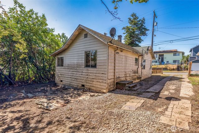 5208 15th Avenue S, Seattle, WA 98108