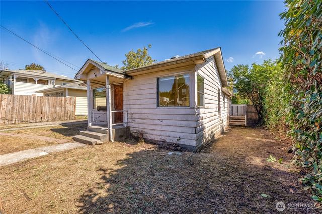 5208 15th Avenue S, Seattle, WA 98108