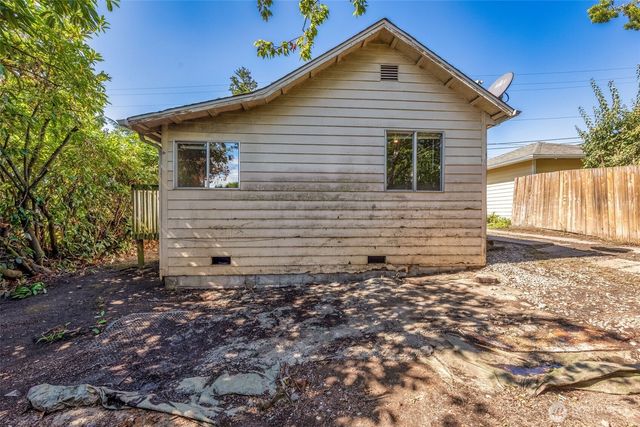 5208 15th Avenue S, Seattle, WA 98108