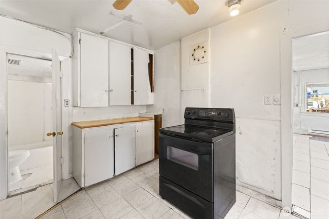 5208 15th Avenue S, Seattle, WA 98108