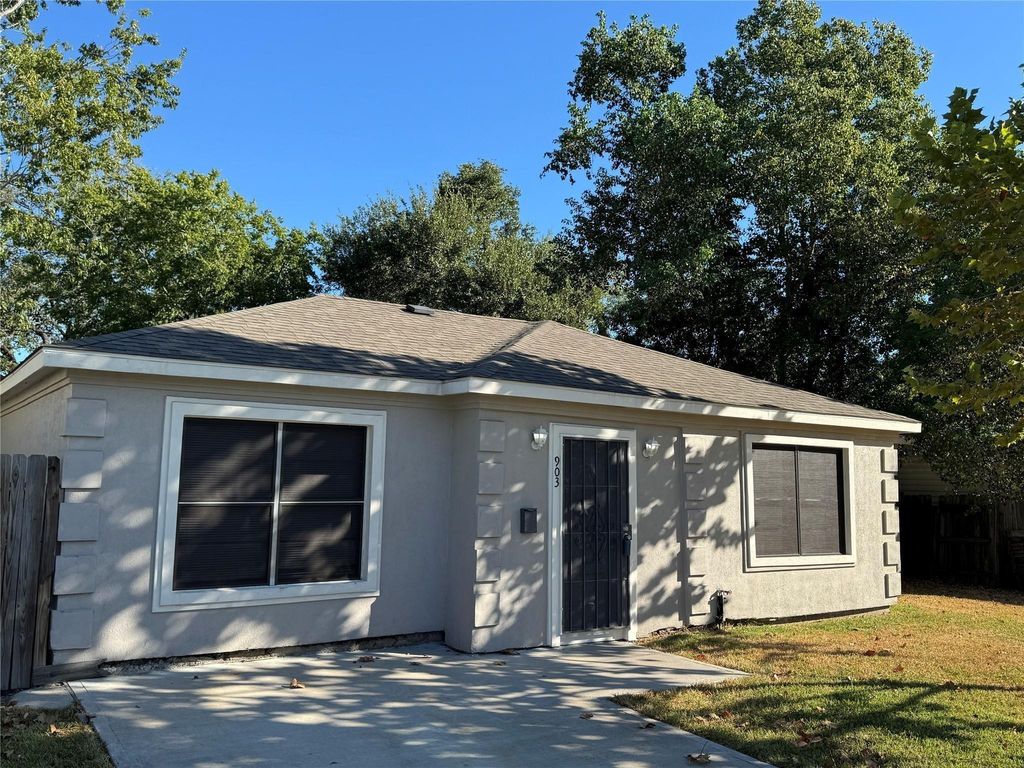 903 Roper Street, Houston, TX 77034