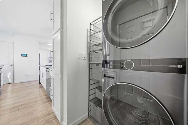 1570 E Rich Street, Columbus, OH 43205