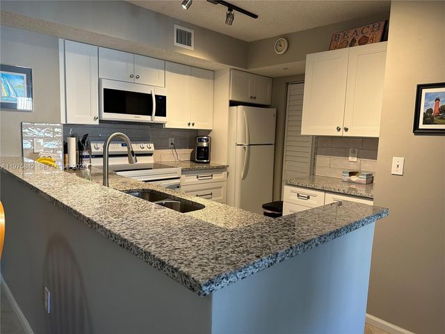 278 Village Blvd 8205, Tequesta, FL 33469