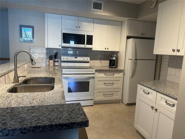 278 Village Blvd 8205, Tequesta, FL 33469