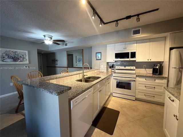 278 Village Blvd 8205, Tequesta, FL 33469
