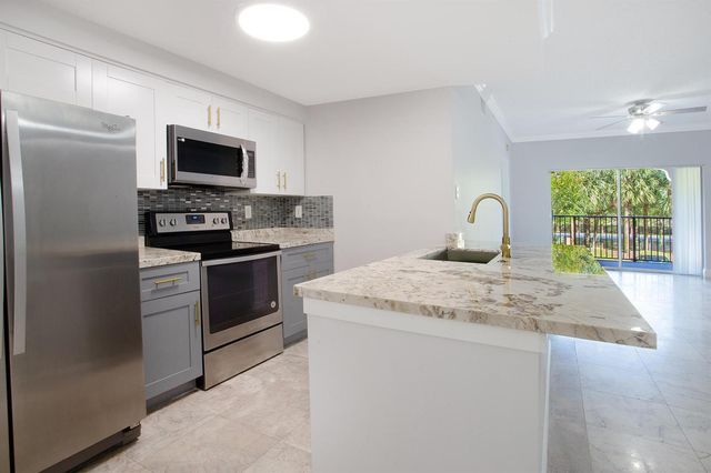 5860 W Sample Road 204, Coral Springs, FL 33063