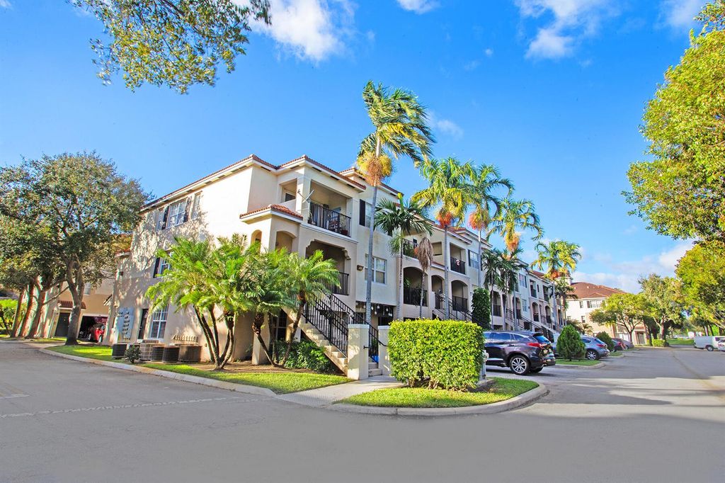 5860 W Sample Road 204, Coral Springs, FL 33063