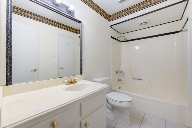 1927 Ash Meadow Drive, Houston, TX 77090