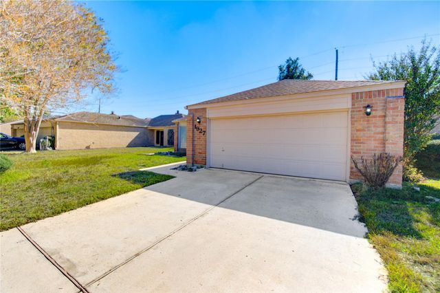 1927 Ash Meadow Drive, Houston, TX 77090