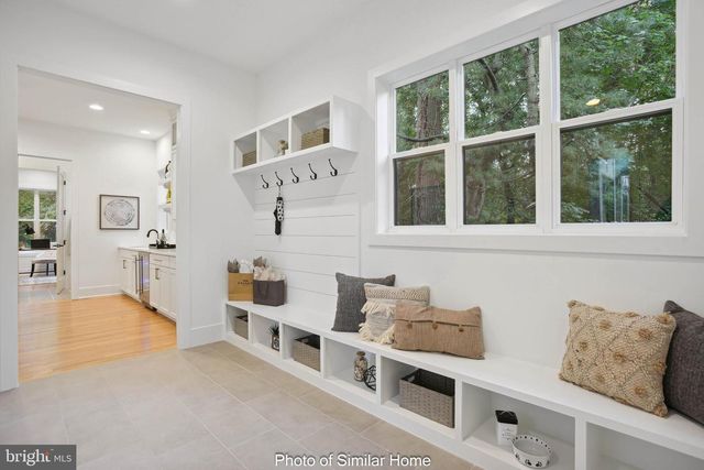 1800 N QUINCY ST, Arlington, VA 22207