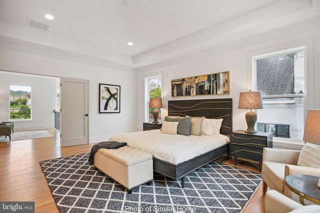 1800 N QUINCY ST, Arlington, VA 22207