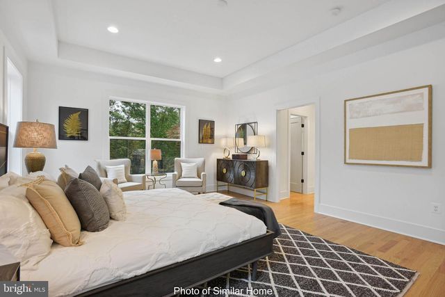 1800 N QUINCY ST, Arlington, VA 22207