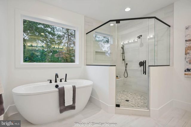 1800 N QUINCY ST, Arlington, VA 22207