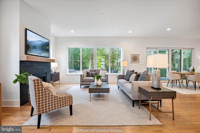 1800 N QUINCY ST, Arlington, VA 22207