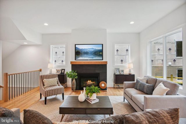 1800 N QUINCY ST, Arlington, VA 22207