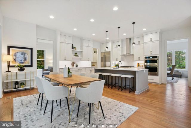 1800 N QUINCY ST, Arlington, VA 22207