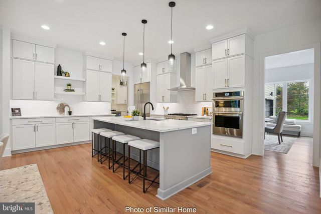 1800 N QUINCY ST, Arlington, VA 22207