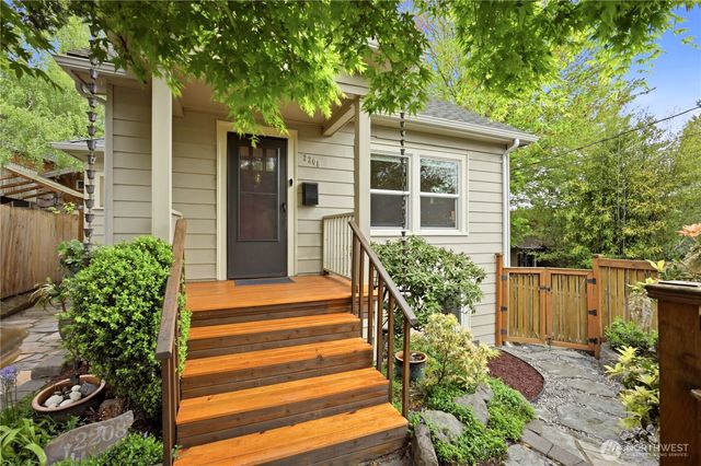2208 NE 75th Street, Seattle, WA 98115