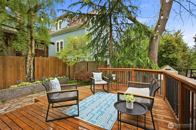 2208 NE 75th Street, Seattle, WA 98115