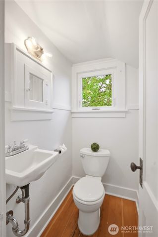 2208 NE 75th Street, Seattle, WA 98115