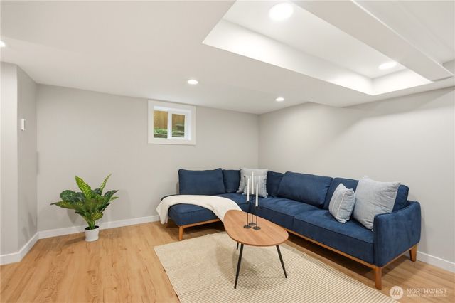 2208 NE 75th Street, Seattle, WA 98115