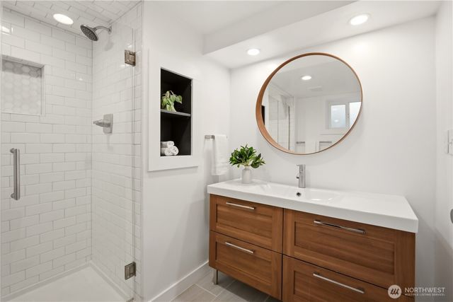 2208 NE 75th Street, Seattle, WA 98115