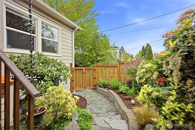 2208 NE 75th Street, Seattle, WA 98115