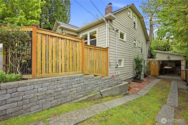 2208 NE 75th Street, Seattle, WA 98115