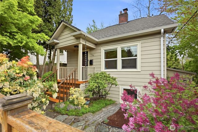 2208 NE 75th Street, Seattle, WA 98115