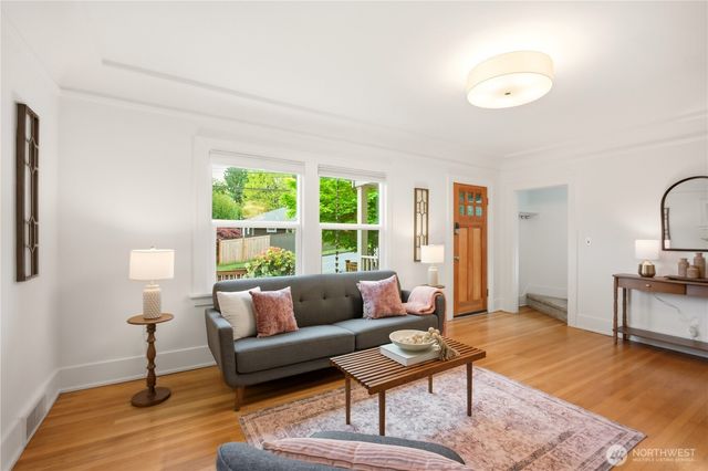 2208 NE 75th Street, Seattle, WA 98115