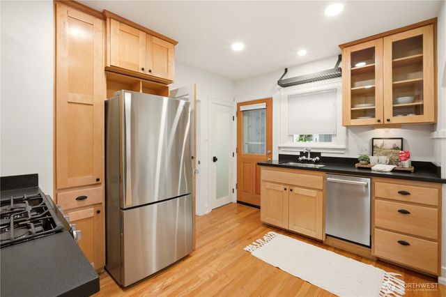 2208 NE 75th Street, Seattle, WA 98115