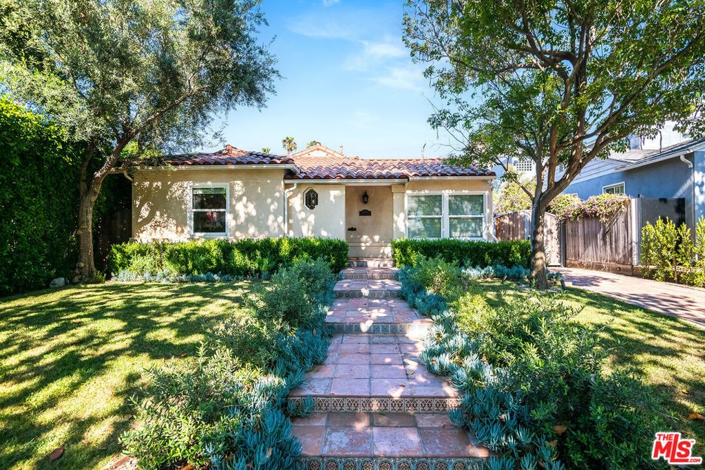 4084 Kraft Avenue, Studio City, CA 91604