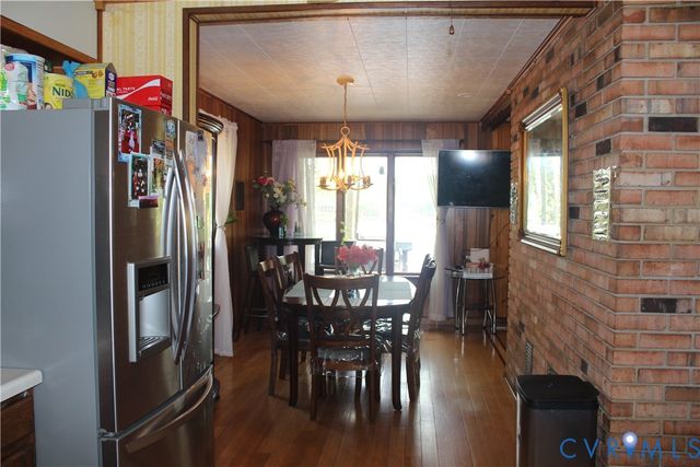 678 Lake Caroline Dr, Ruther Glen, VA 22546