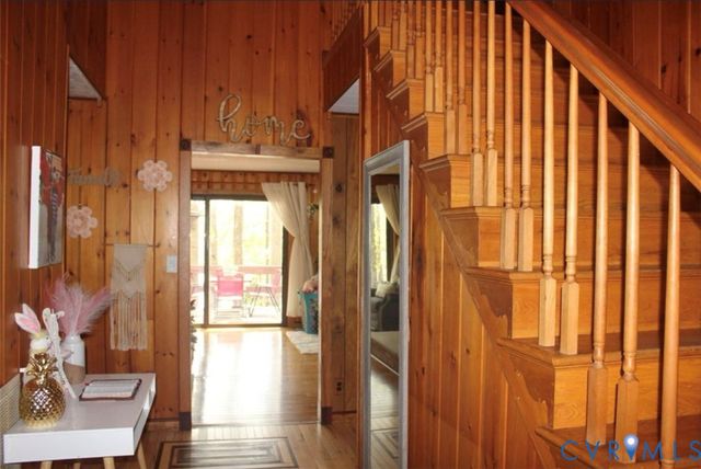 678 Lake Caroline Dr, Ruther Glen, VA 22546