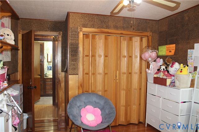 678 Lake Caroline Dr, Ruther Glen, VA 22546