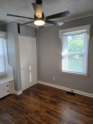 204 S Robbins Court, Richmond, KY 40475