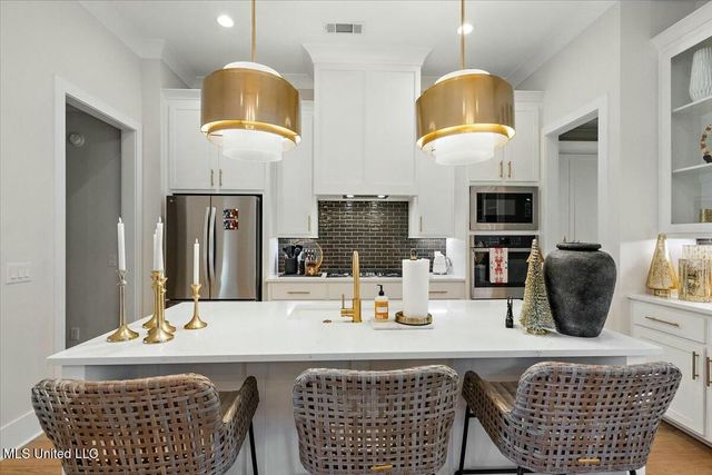 201 Herons Bay Circle, Madison, MS 39110