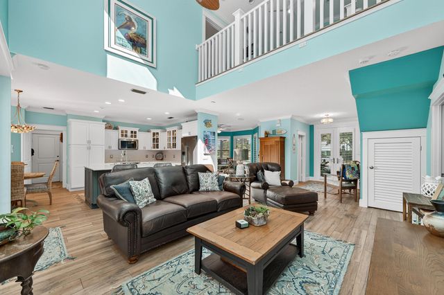 802 SE Portage Avenue, Port St Lucie, FL 34984