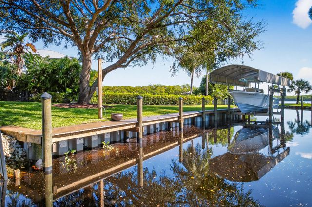 802 SE Portage Avenue, Port St Lucie, FL 34984