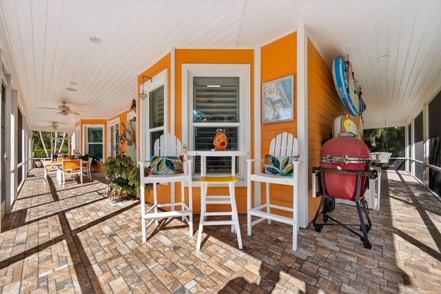 802 SE Portage Avenue, Port St Lucie, FL 34984