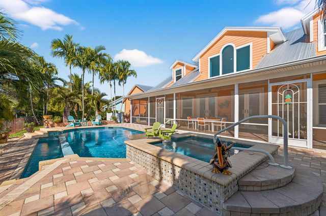 802 SE Portage Avenue, Port St Lucie, FL 34984