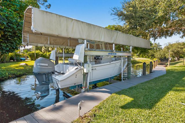 802 SE Portage Avenue, Port St Lucie, FL 34984