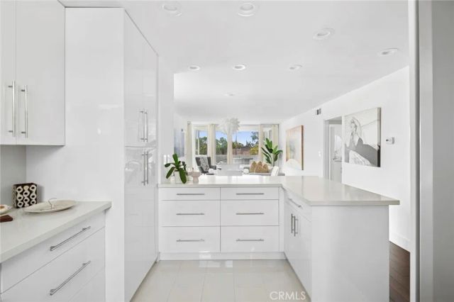 775 Avocado, Corona Del Mar, CA 92625