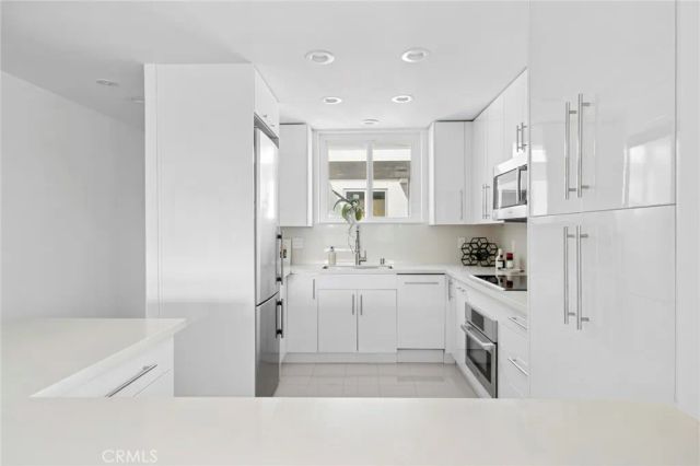 775 Avocado, Corona Del Mar, CA 92625