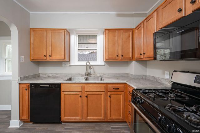 1730 Spring Street, Fort Wayne, IN 46808