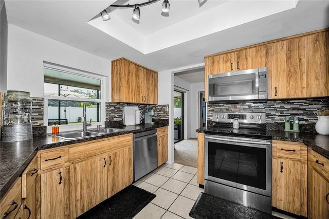 6907 OLDGATE CIRCLE, New Port Richey, FL 34655