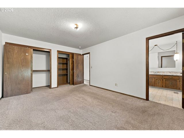 2821 Sw WILLOWBROOK Ct, Gresham, OR 97080