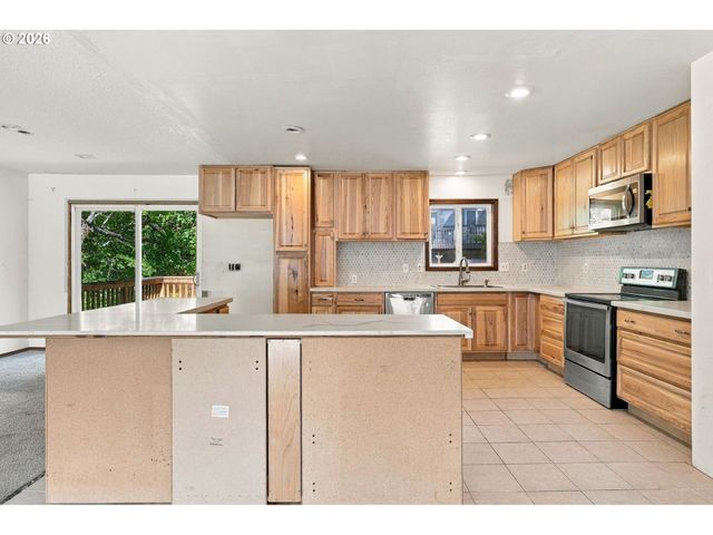 2821 Sw WILLOWBROOK Ct, Gresham, OR 97080