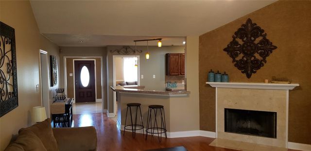 205 Sharnoll Circle, League City, TX 77573